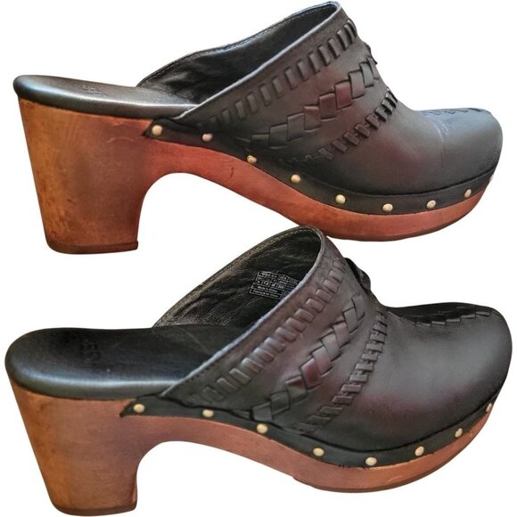 Ugg Vivica Womens Black Leather & Wood Studded Clog Mules Size 9 - Picture 2 of 9